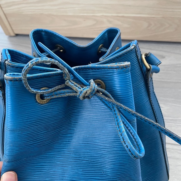 Authentic Louis Vuitton Neo bucket bag - Picture 3 of 6